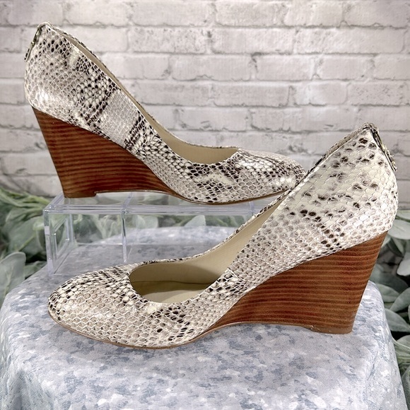 ALDO Brown & Cream Faux Snakeskin Round Toe Dress Wedges Women’s 9M✨VGUC✨ - Picture 5 of 10
